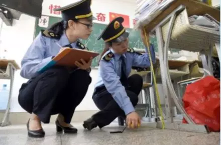 課桌椅正確坐姿，對青少年的重要性！